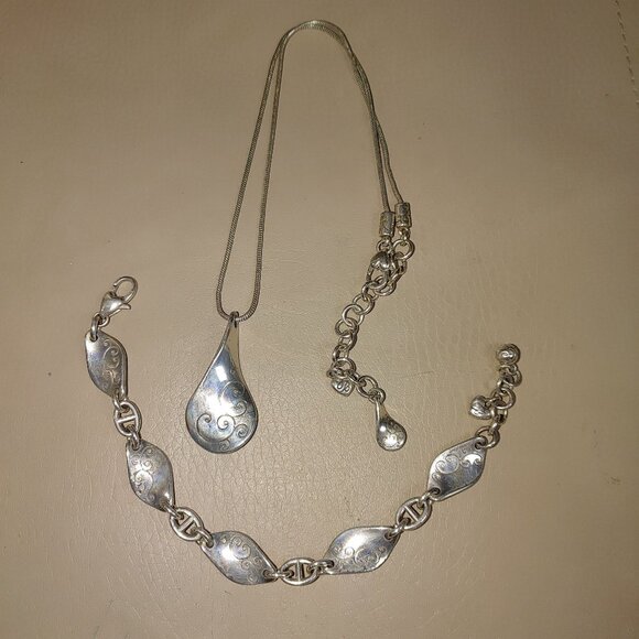 Brighton Set Teardrop Twist Scroll Silver Tone Necklace Bracelet Hoop Earrings - Picture 10 of 13